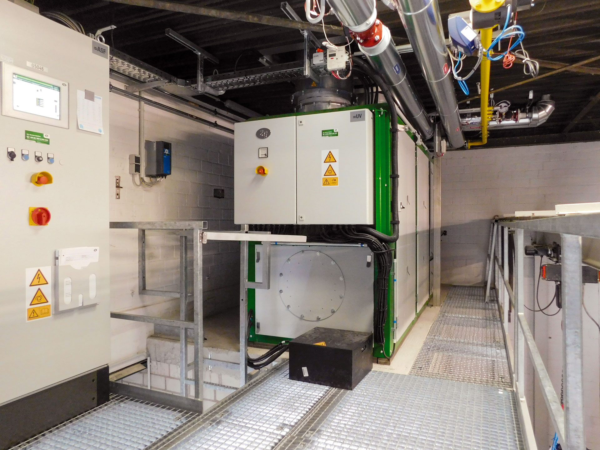 stromerzeugung-bhkw-industrie BHKW zur Stromerzeugung in einem Industrieunternehmen