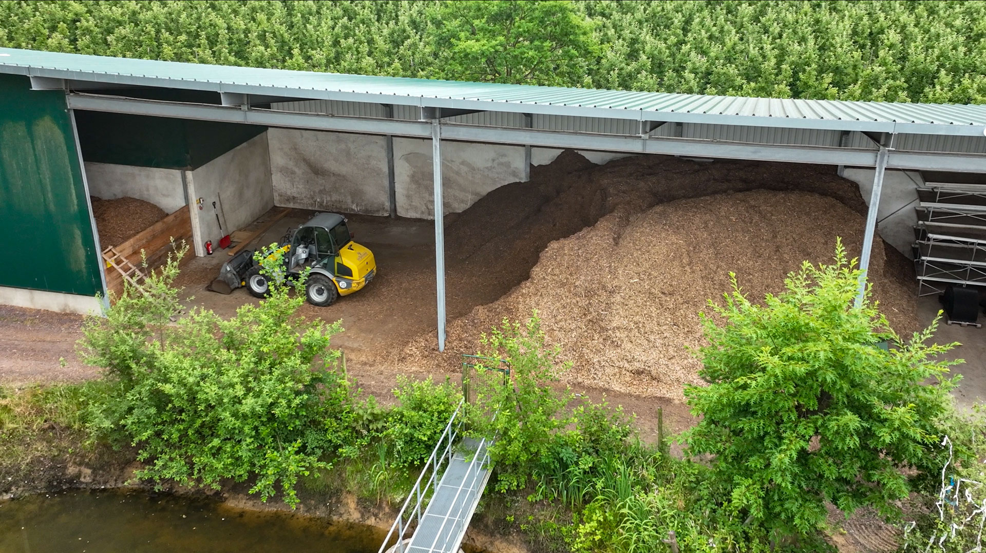 Luftaufnahme und Blick auf das Brannstofflager und Brennstoffbunker