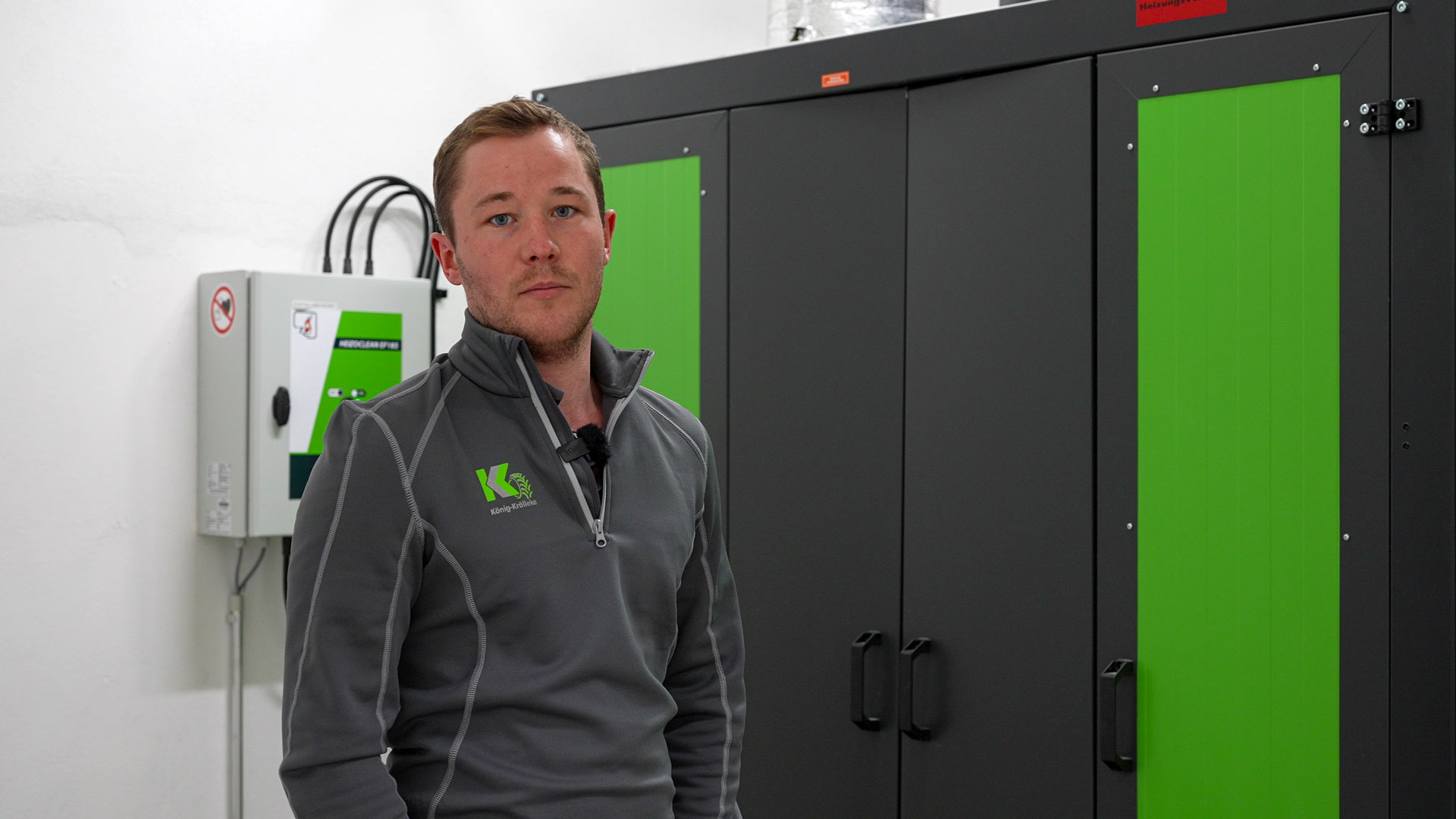 könig-krölleke-referenz-hackschnitzelheizung Lohnunternehmer König-Krölleke vor der 500 kW Hackschnitzelheizung von Heizomat