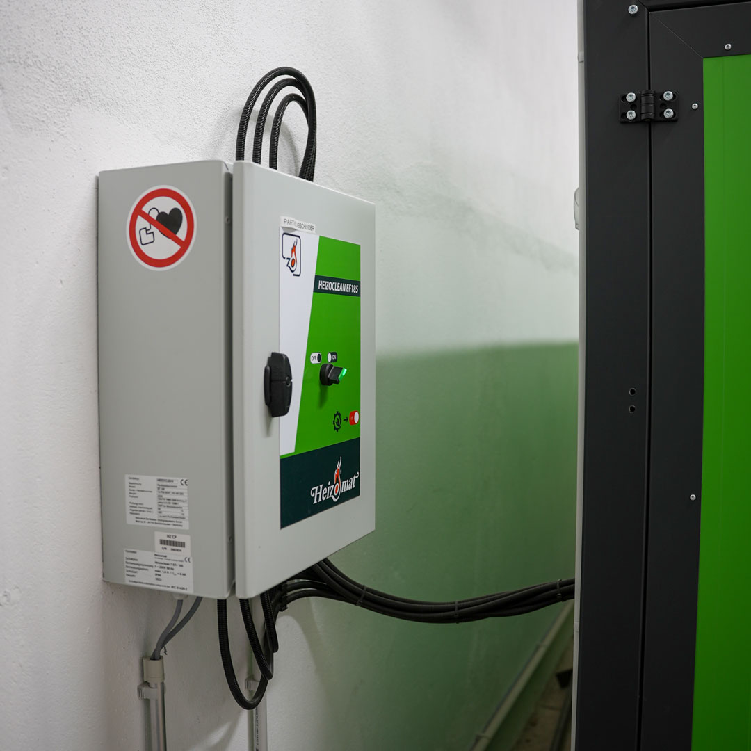 partikelabscheider-heizomat-ef185 Steuereinheit für einen Partikelabscheider von Heizomat