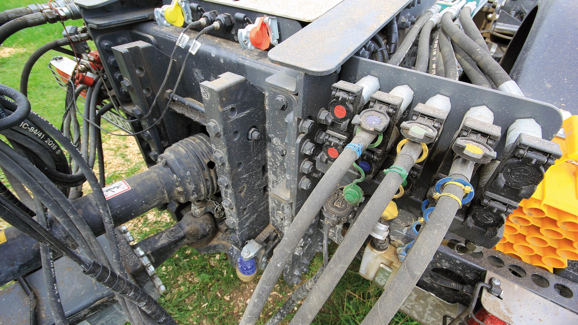 heizotruck-hydraulik-zapfwelle Anschlüsse eines Heizotrucks von Heizomat