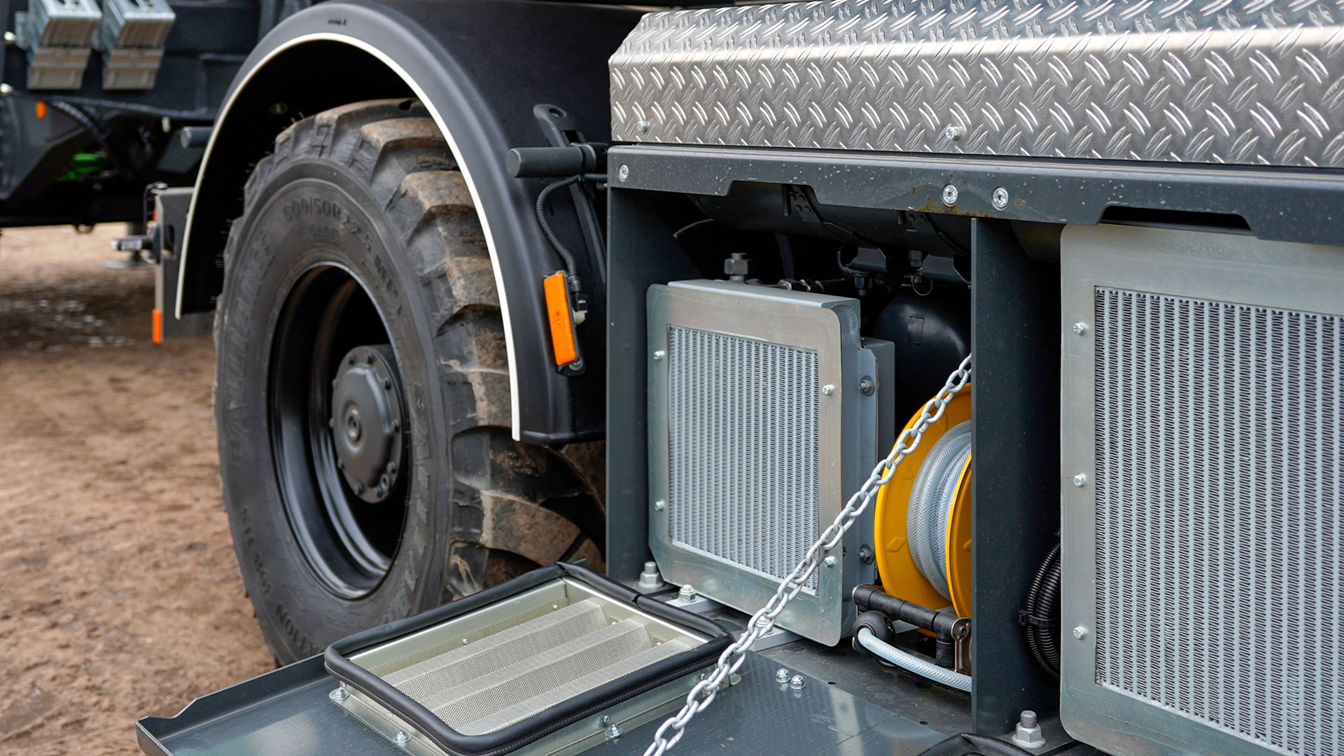 ölfilter-luftdruck-heizotruck Hydraulik und Getriebölfilter und Druckluftschlauch vom Heizotruck