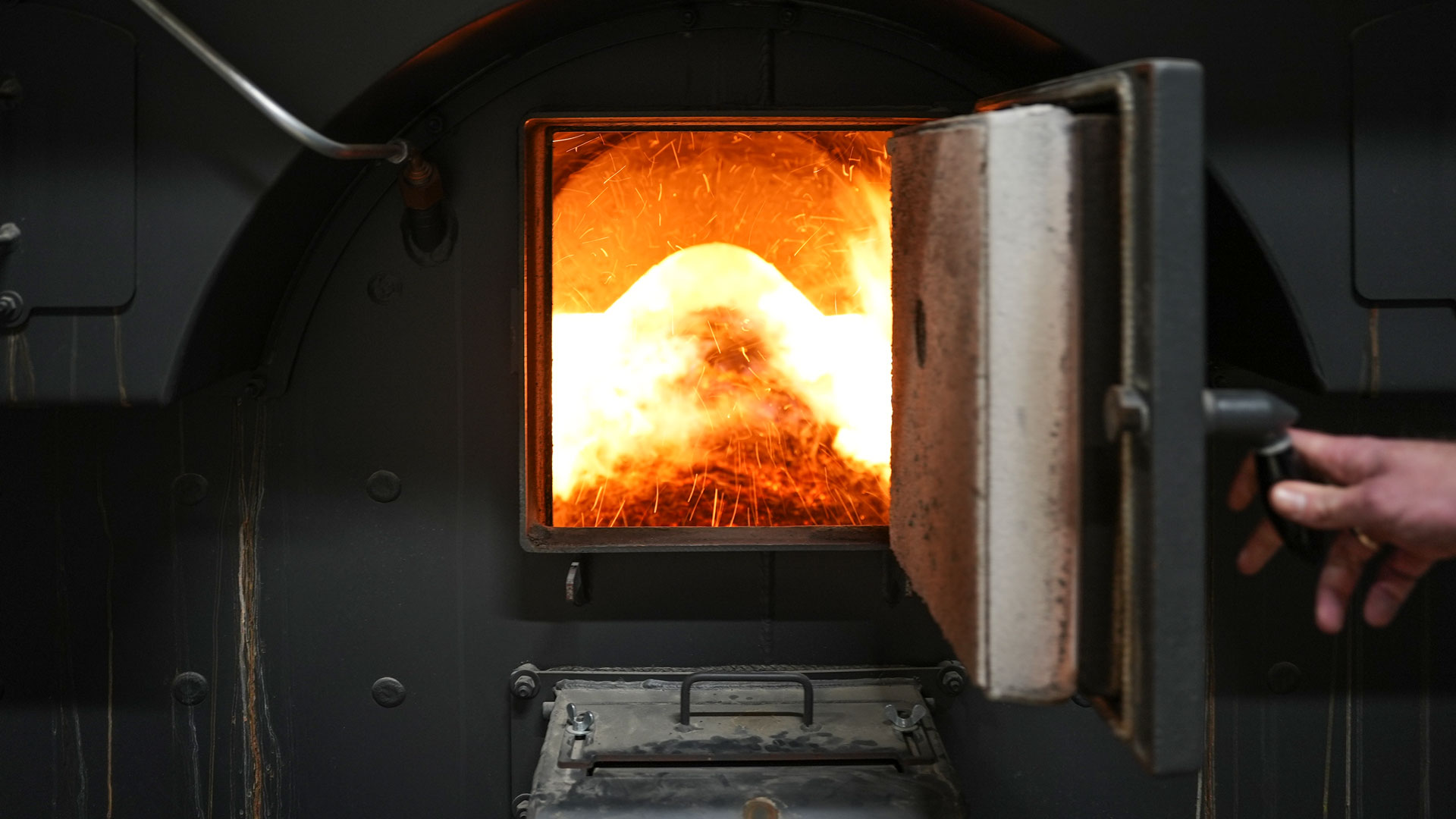 Blick in den Brennraum des Heizomat Kessels