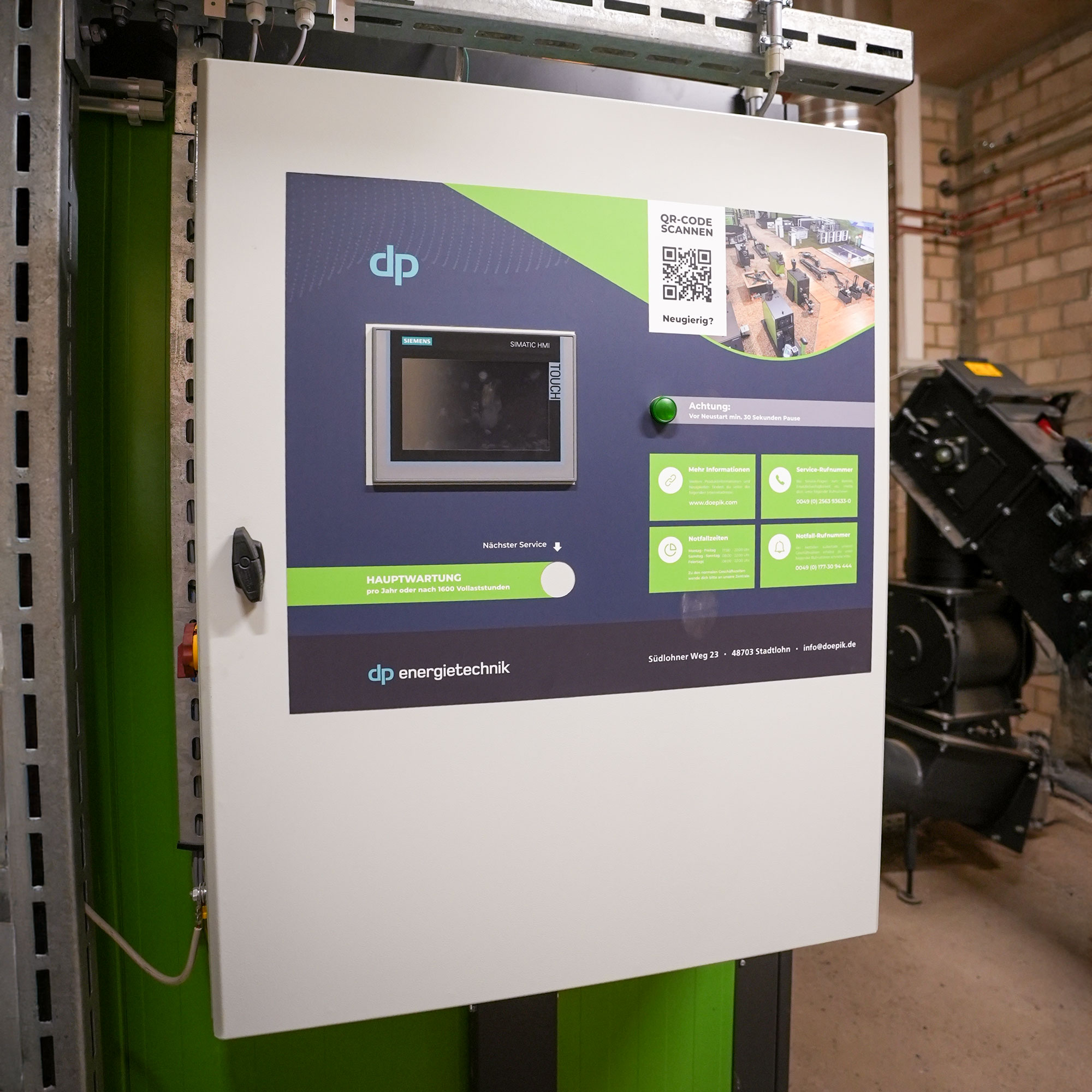 steuerung-siemens-schaltschrank Schaltschrank der Firma Siemens an einer Heizomat Hackschnitzelheizung