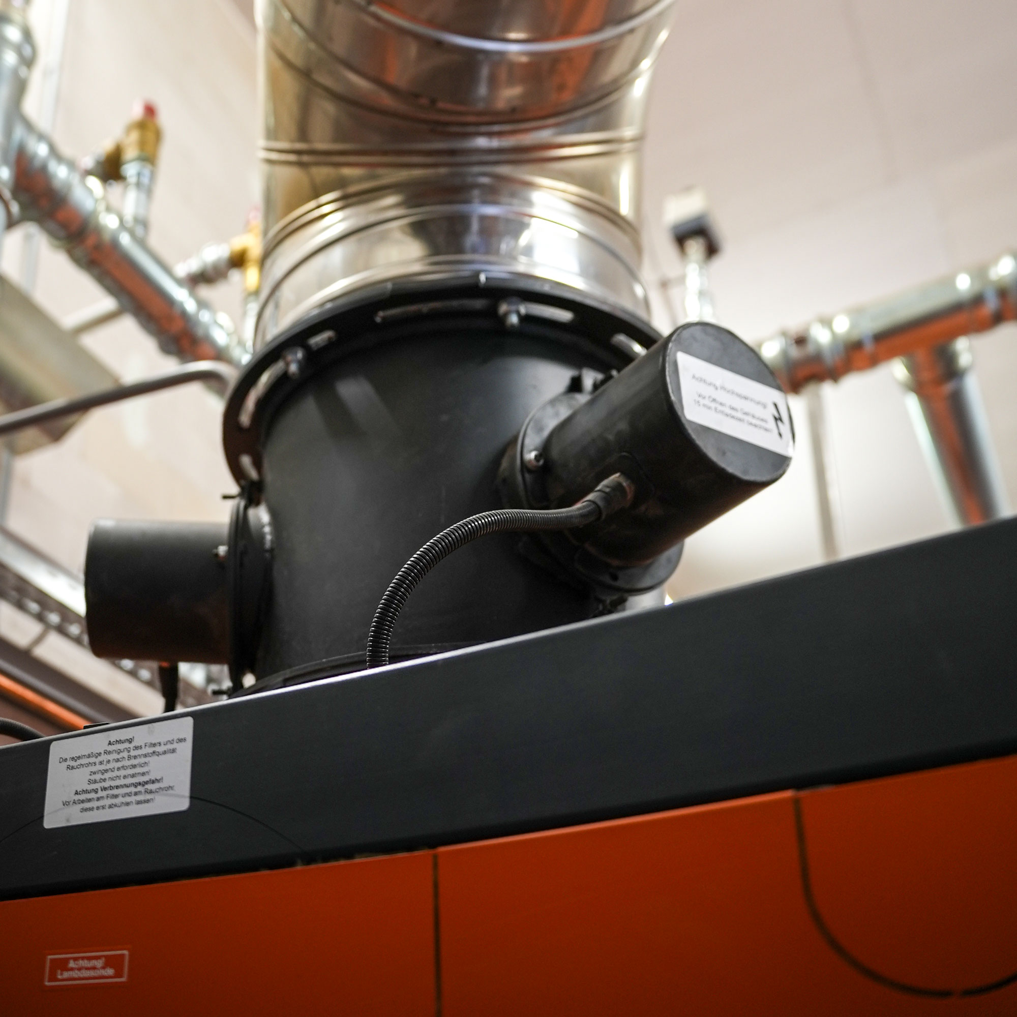 heizoclean-abscheider-feinstaub Feinstaubabscheider auf einer Biomasseheizung