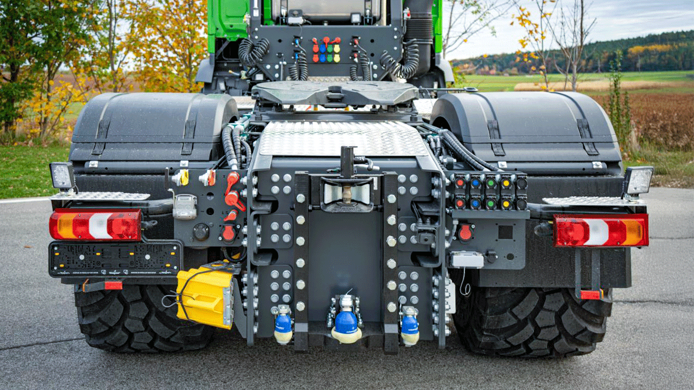 Heckansicht des Hizotruck V3 mit allen Anschlüssen