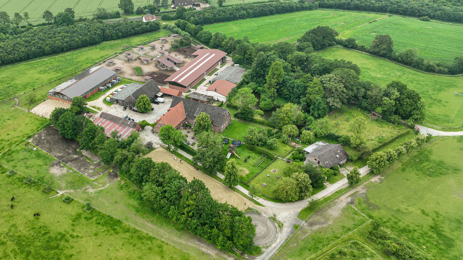 Luftaufnahme vom Lanmdhof Große Hellmann in Senden
