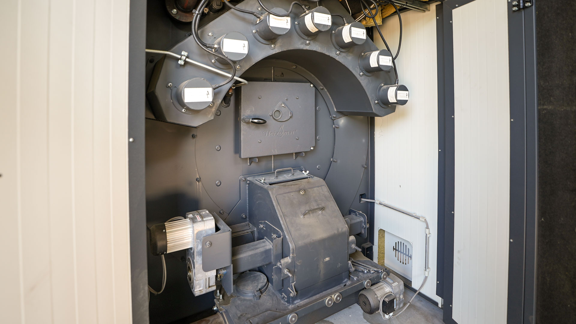 heizoclean-wärmetauscher-400-kw Blick auf die Wärmetauscher in einer RHK-AK 400 kW Heizomat Heizung