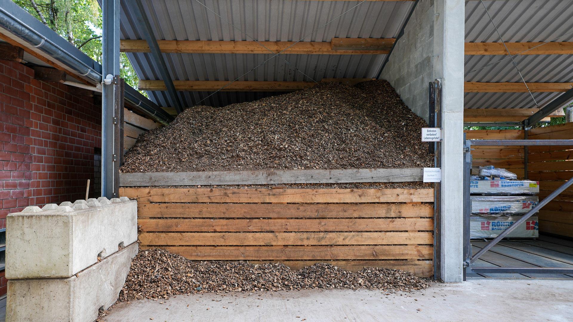 hackschnitzelbunker-brennstoff-biomasse Brennstoffbunker für Hackschnitzelheizung