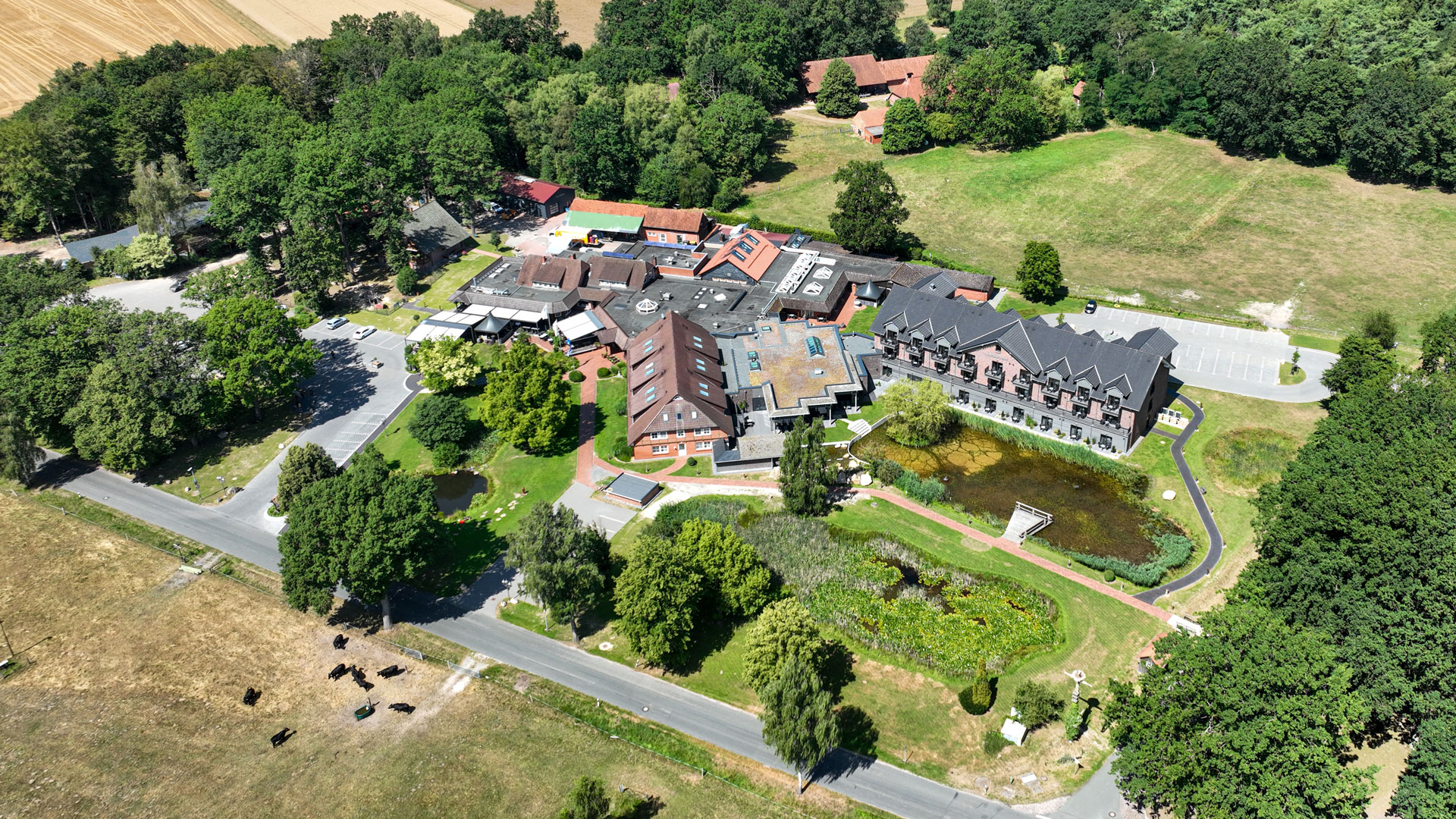 Luftaufnahme vom Hotel Forellenhof und dem Wärmenetz in Walsrode